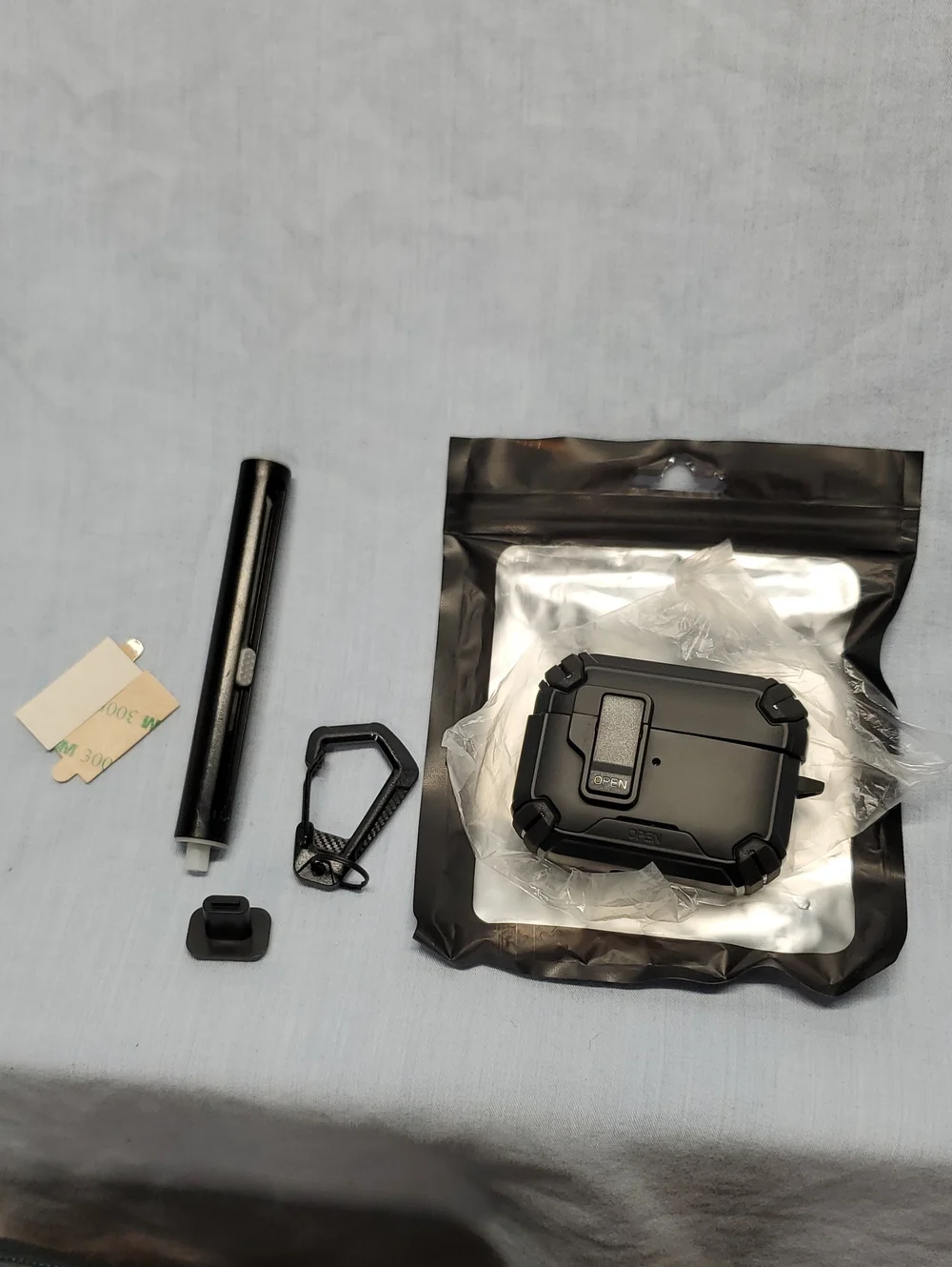 Heavy-Duty Black Protective Case for Earbuds with Carabiner